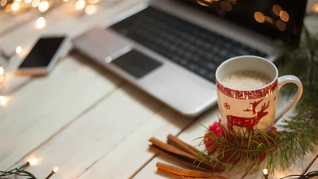 7 Holiday Real Estate Marketing Ideas | Zentap Blog Post